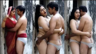 Outdoor Of A Devar Bhabhi In A Ruined House Video HD